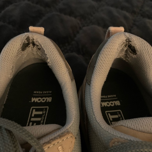 Oboz Bozeman Low Athletic Sneakers - Picture 3 of 5